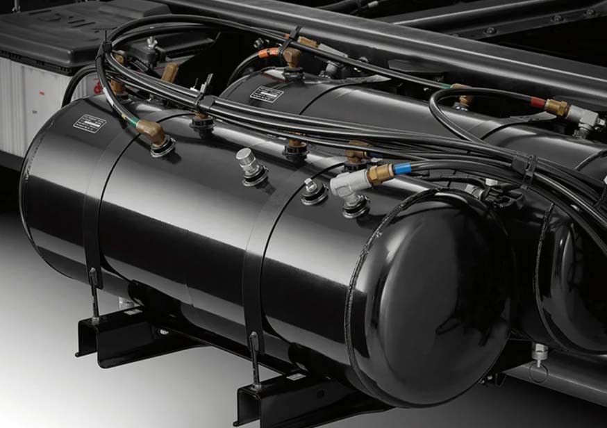 Full-air brake with air dryer